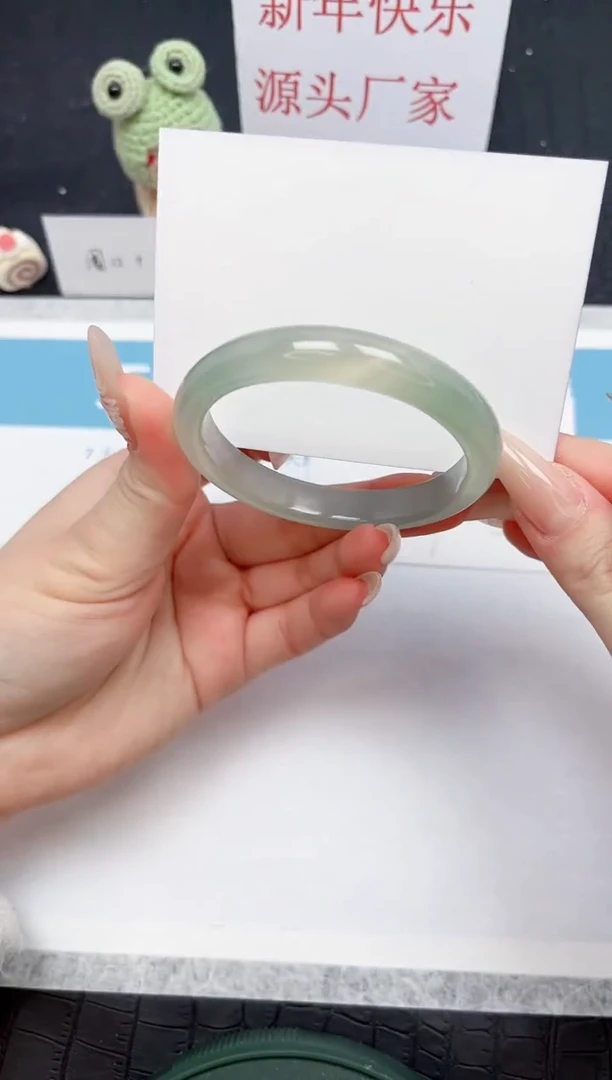 【闪购商品】石英质玉手镯未镶嵌41-54.3
