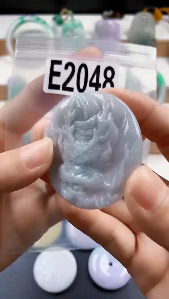 颈饰未镶嵌翡翠天然翡翠吊坠挂饰