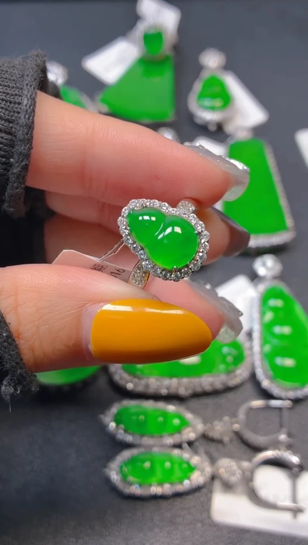 银S925镶嵌戒指翡翠1