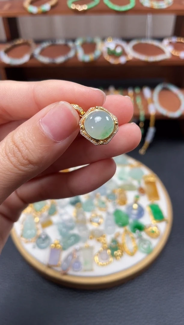 【闪购商品】翡翠吊坠(不含链)18K金镶嵌一个  JK261