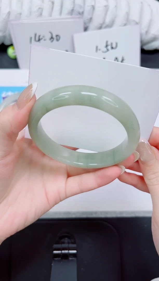 石英质玉手镯未镶嵌57