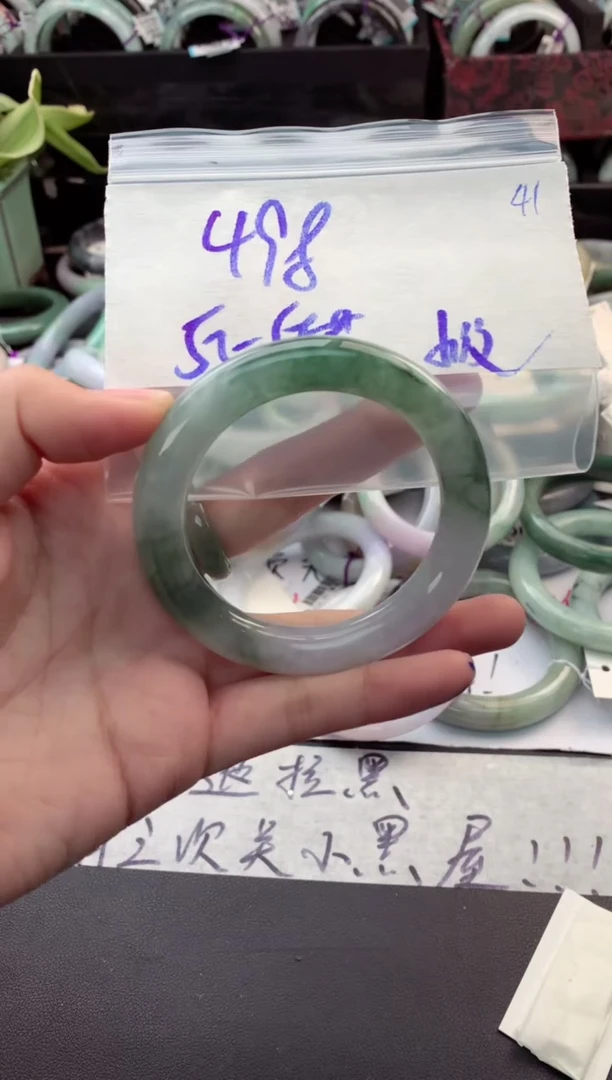 定制翡翠未镶嵌毛货需精细抛光+多人