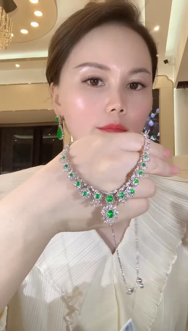 套链18K金镶嵌翡翠C36