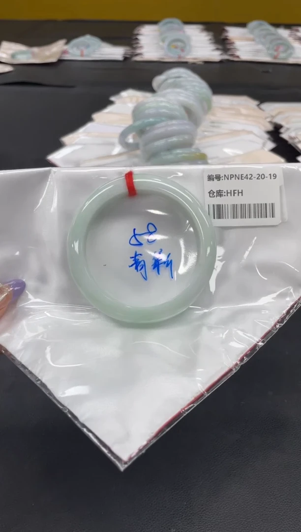 未镶嵌手镯翡翠翡翠手镯