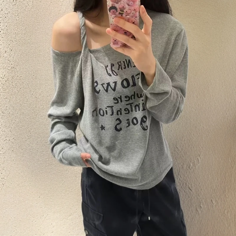 新款设计感露肩T恤灰色常规款t字母百搭休闲风纯欲性感风长袖印花