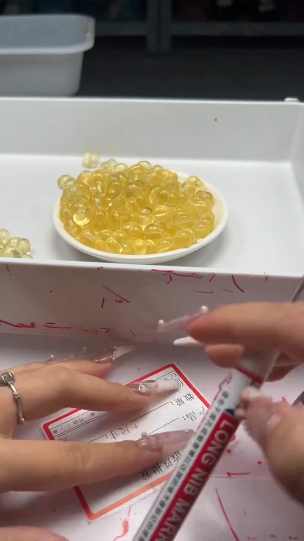 颈饰未镶嵌水晶x633净体黄水晶屁桃*1颗