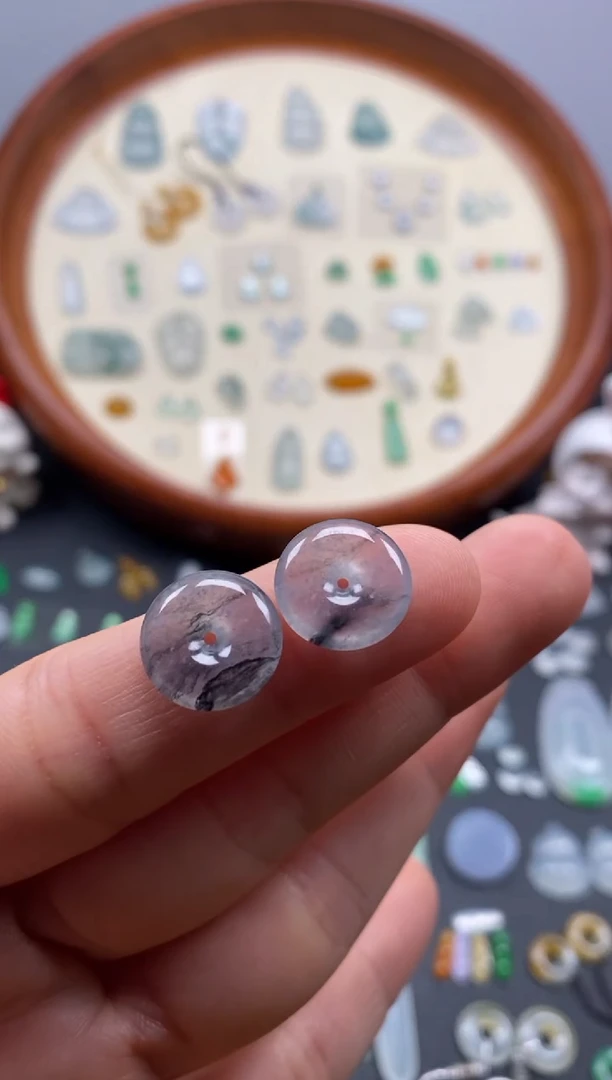 颈饰未镶嵌翡翠冰乌鸡扣子1对/芬