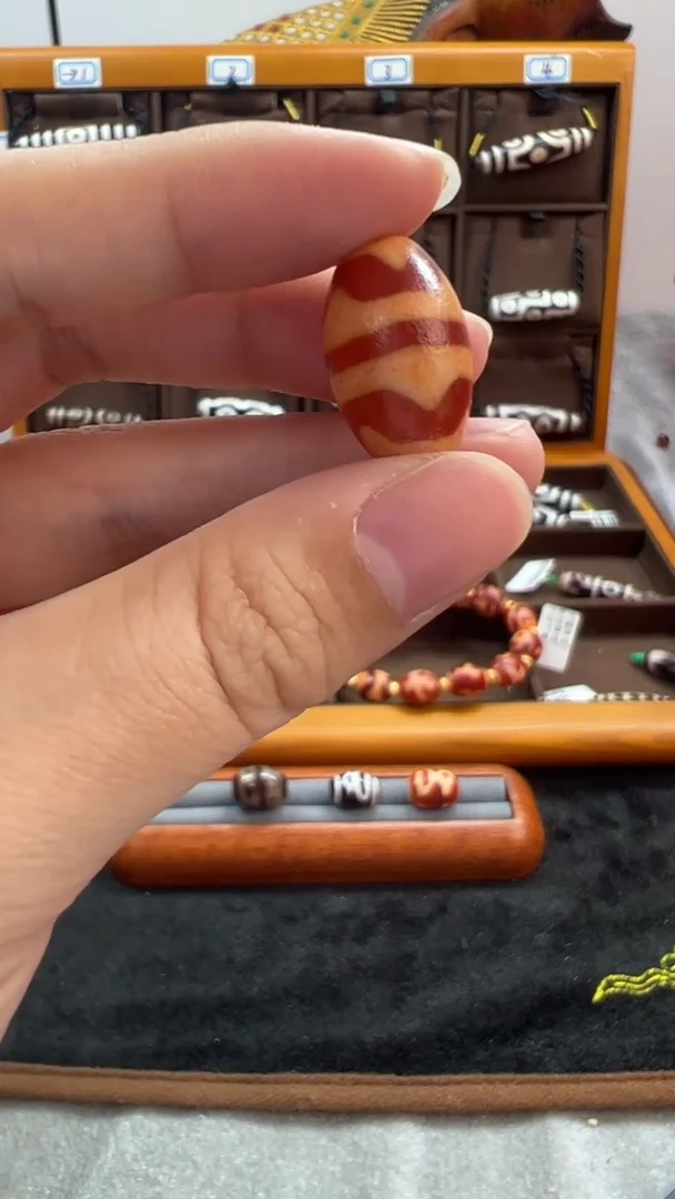 玛瑙/玉髓（覆膜）颈饰未镶嵌64.（微瑕随机发货）