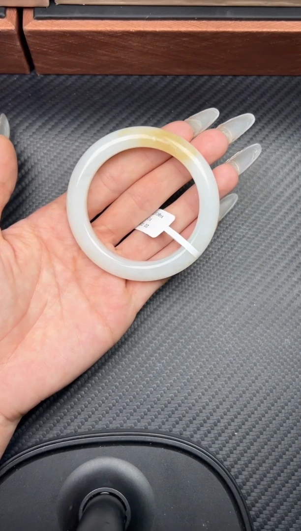 未镶嵌手镯和田玉且末金山微色差53手镯m