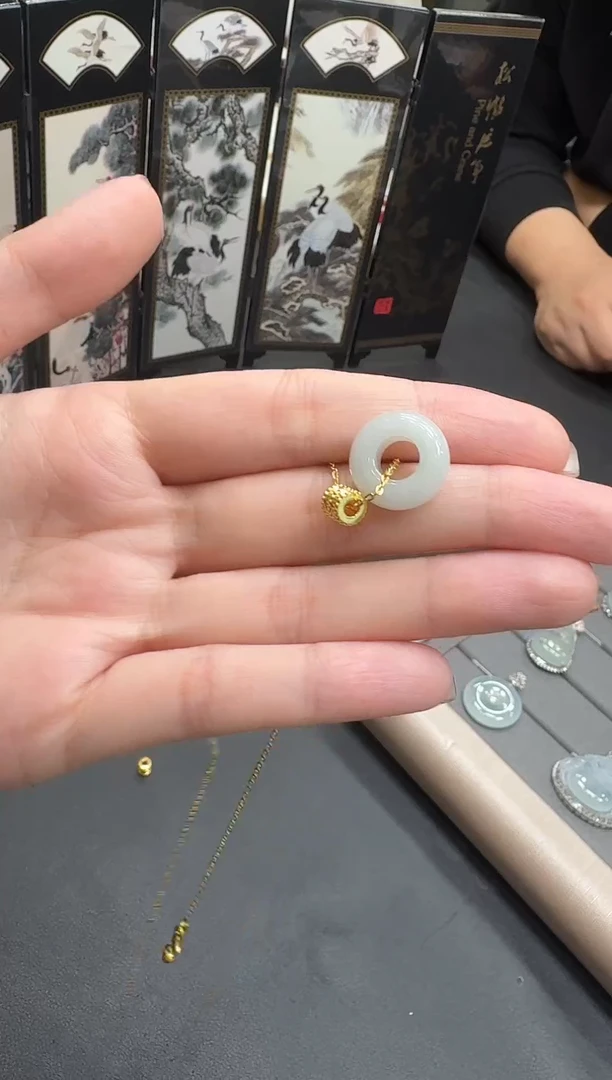 吊坠(不含链)未镶嵌翡翠翡翠吊坠*多样性发其一