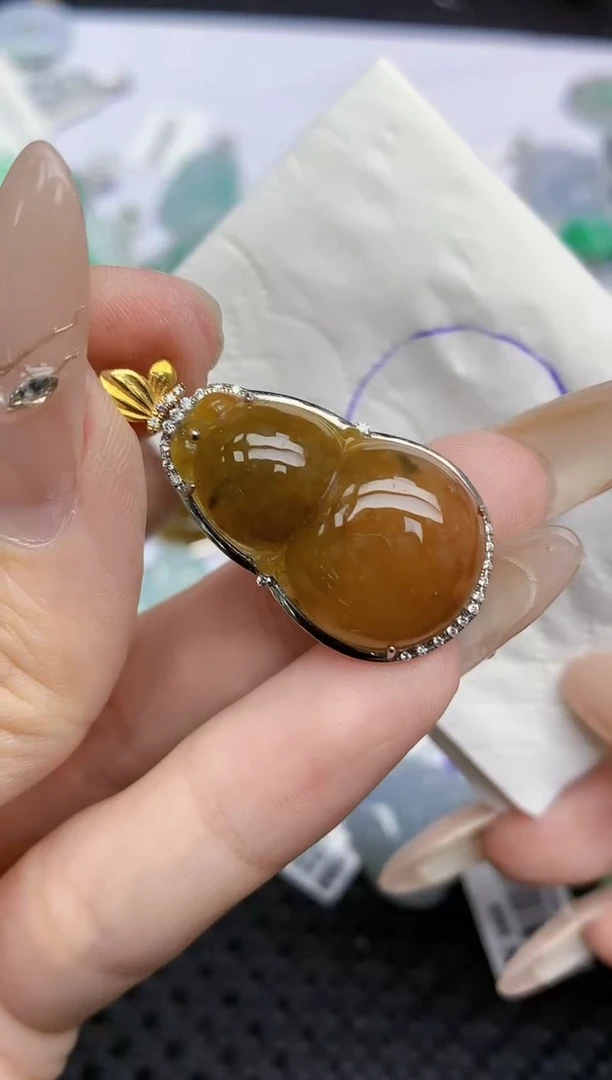 颈饰18K金镶嵌翡翠93   天然翡翠A货  百元以上9米证书费自理