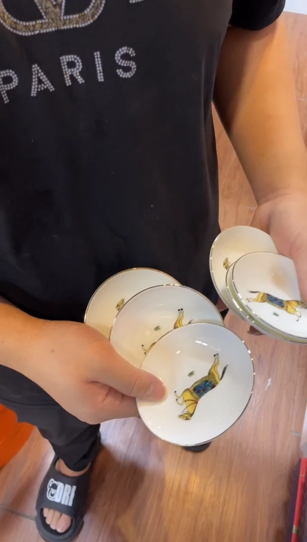 杯鸿辉家品牌瓷器，京东包邮！