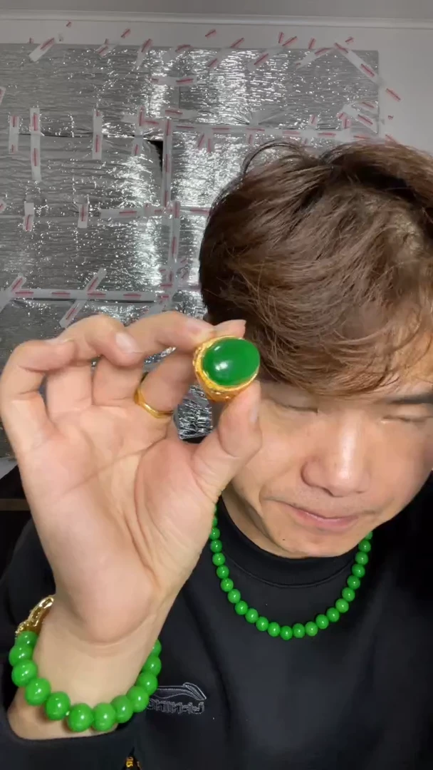 未镶嵌戒指翡翠大鸽子蛋戒指