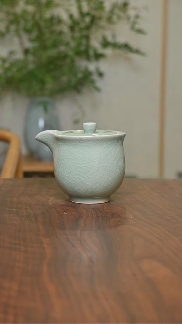 壶微瑕豆绿釉朱家汝窑款手抓壶260毫升