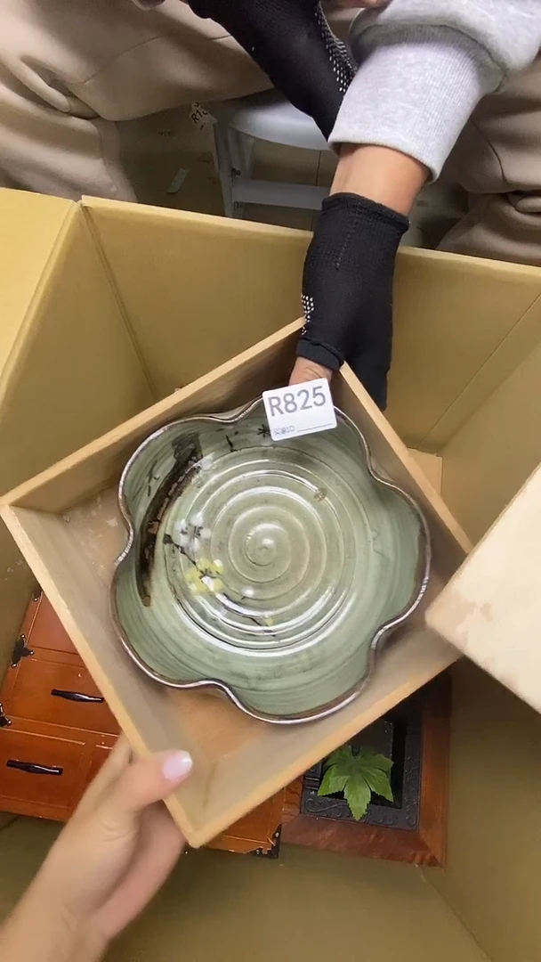 瓷片@****3R825默认微瑕，谨慎参拍