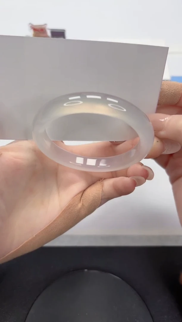 【闪购商品】石英质玉手镯未镶嵌A54-56.7