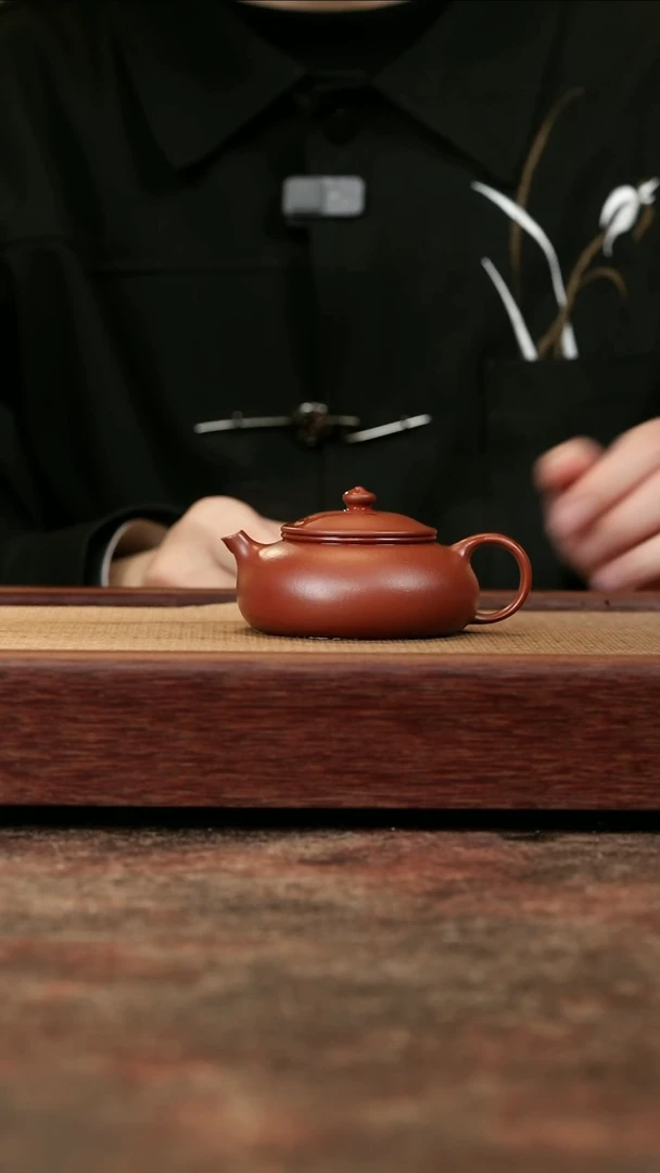 【闪购商品】紫砂茶壶李丹朱泥寒江