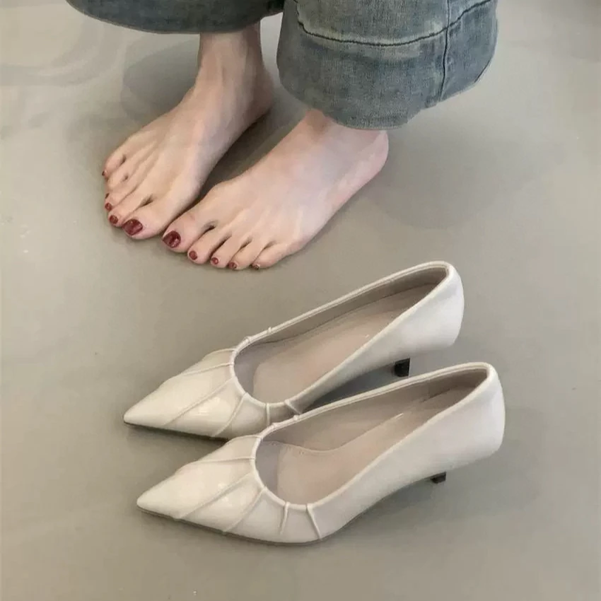 A899-6简约尖头猫跟单鞋百搭黑色细矮跟女鞋新款设计感韩版浅口春