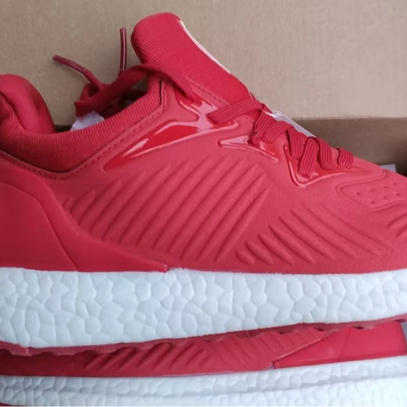 断码处理休闲运动鞋