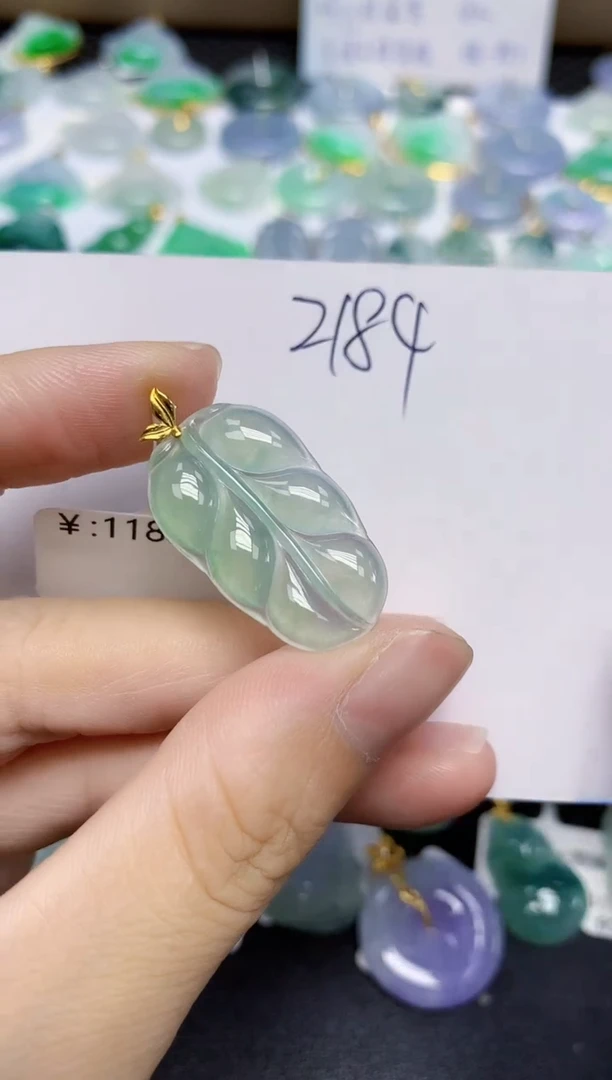 翡翠18K金镶嵌颈饰天然缅甸翡翠A货