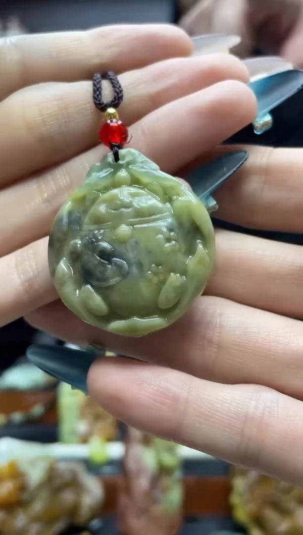 未镶嵌岫玉吊坠·