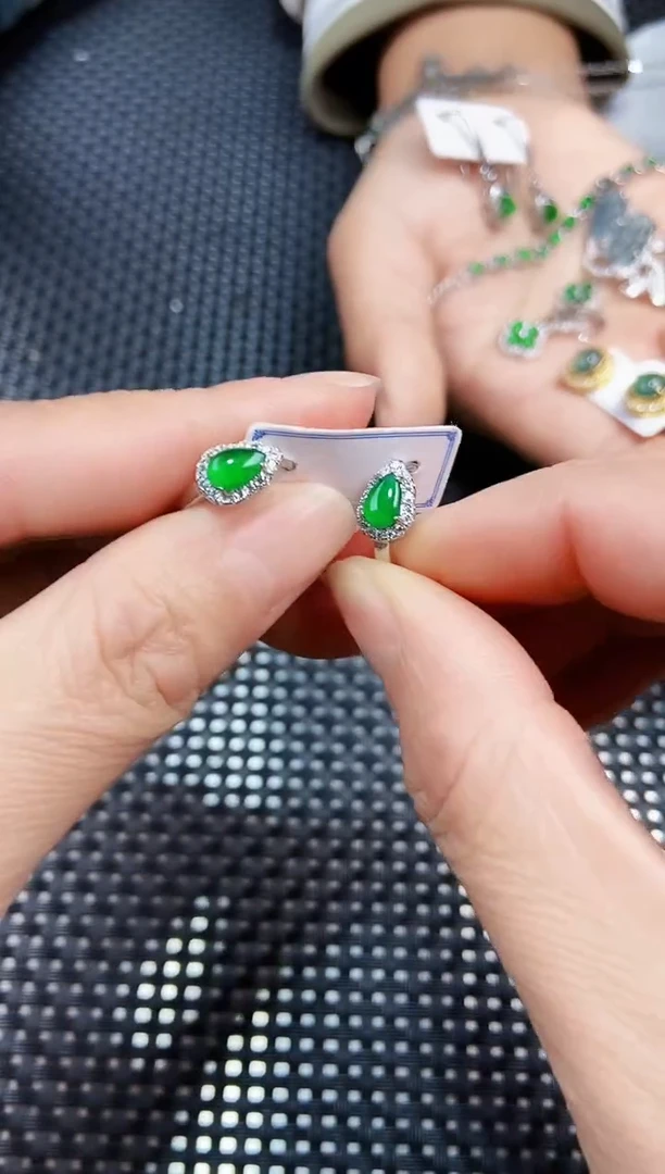 【闪购商品】翡翠耳饰未镶嵌111111111