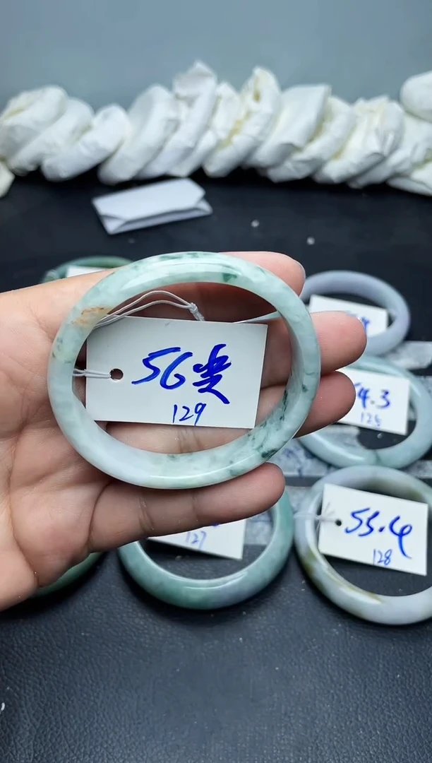 未镶嵌手镯翡翠129