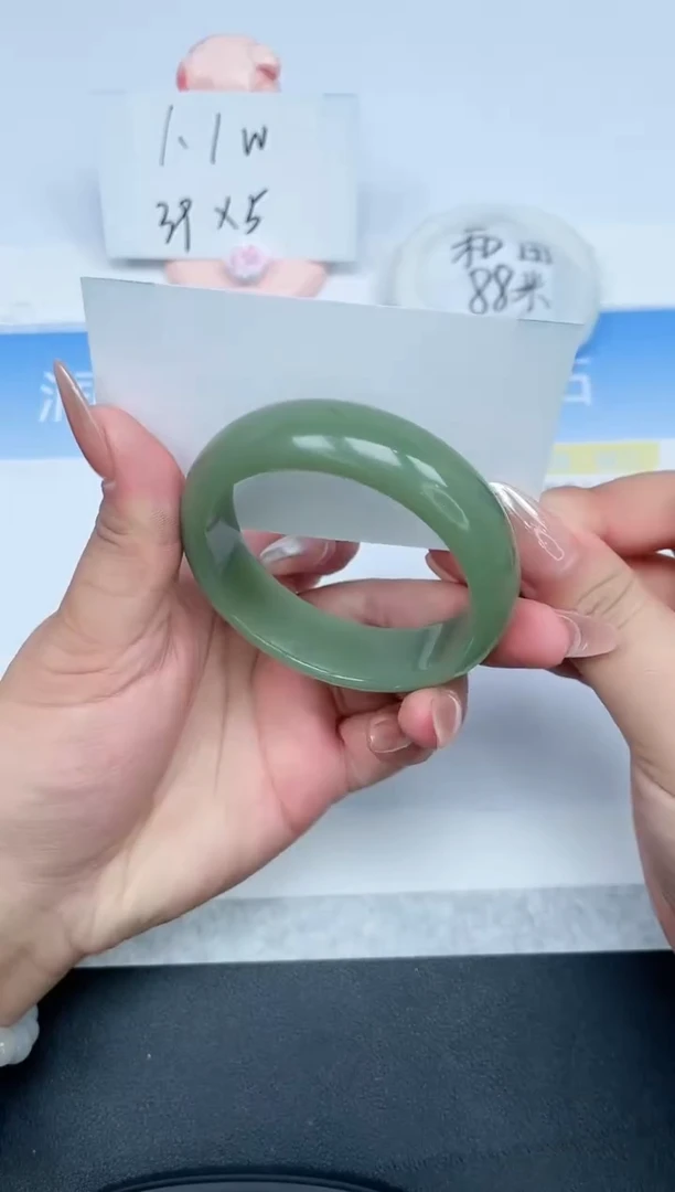【闪购商品】石英质玉手镯未镶嵌100-62