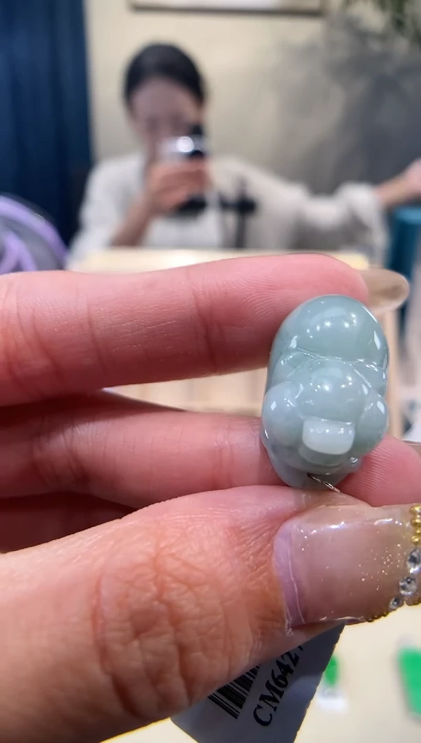 【闪购商品】翡翠吊坠(不含链)未镶嵌小猪