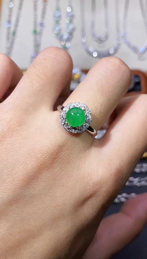 翡翠戒指18K金镶嵌戒指