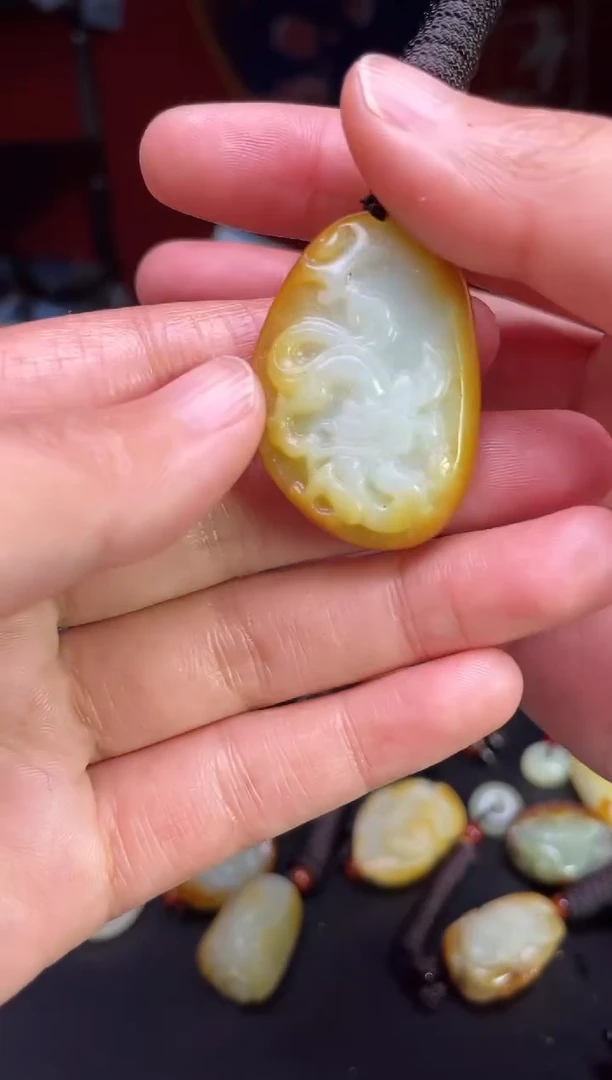 颈饰未镶嵌和田玉1