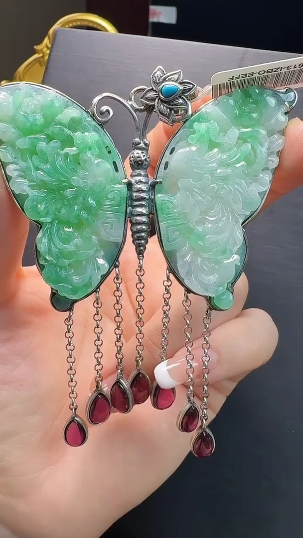 颈饰银S925镶嵌翡翠蝴蝶