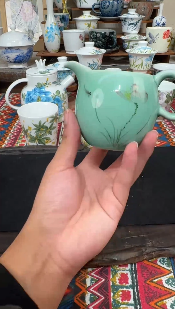 摆件景德镇高温釉下陶瓷