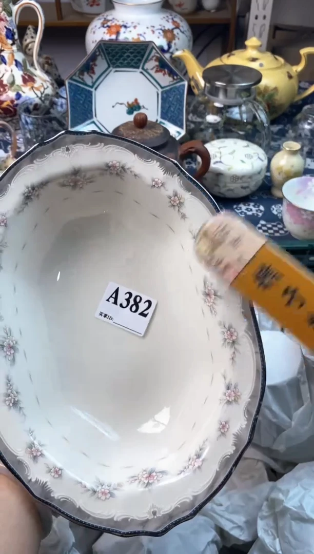 瓷片[○･｀Д´･ ○][○･｀Д´･ ○]