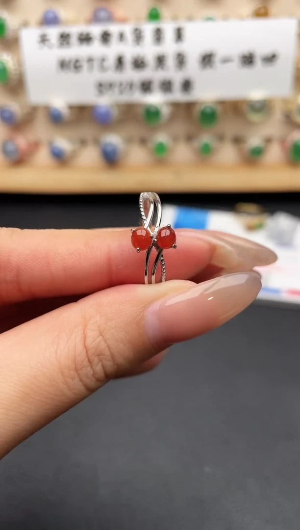 未镶嵌戒指翡翠一物一证一礼盒