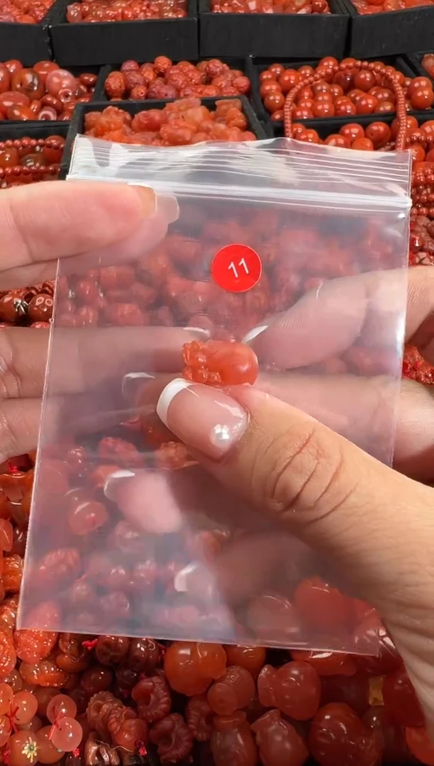 颈饰未镶嵌南红玛瑙1