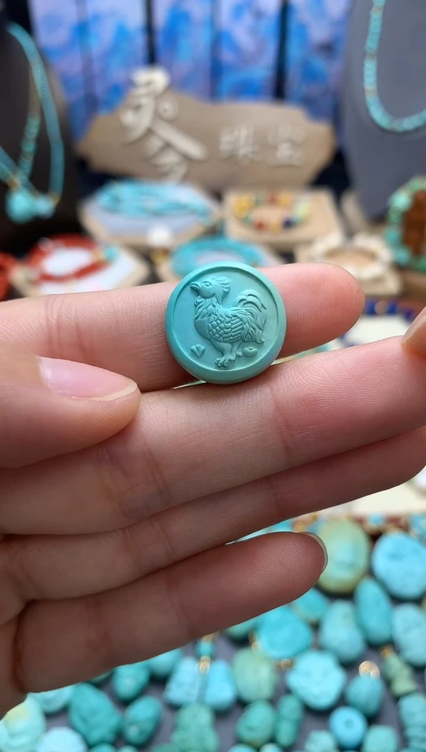 绿松石18K金镶嵌挂件18K金圆盘吊坠