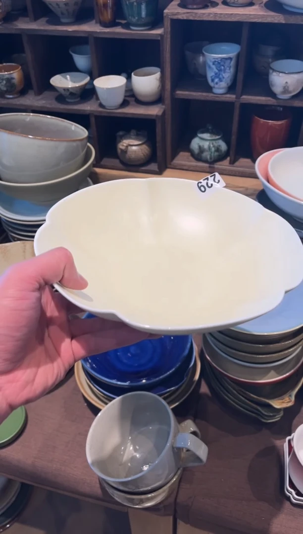 【闪购商品】瓷片229 白色花瓣菜盘1个