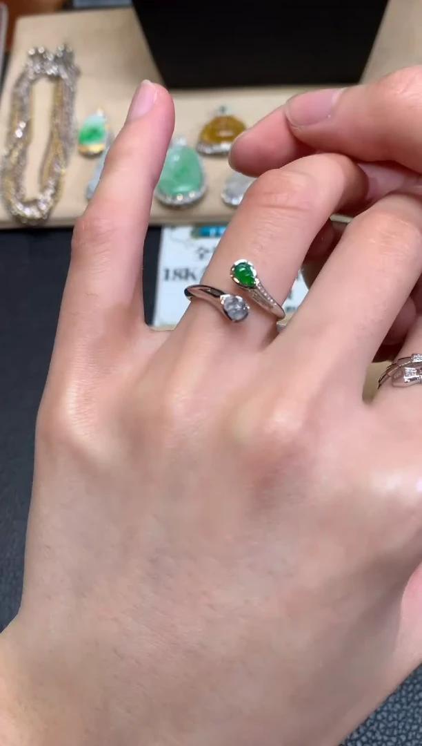 【闪购商品】翡翠戒指18K金镶嵌葫芦【无服务费】