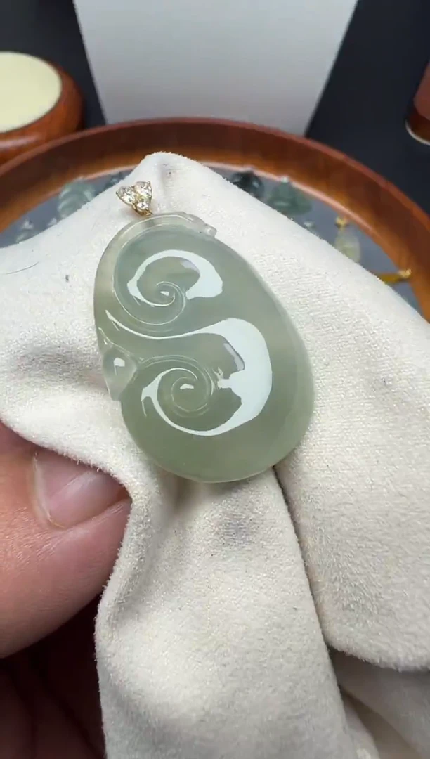 颈饰18K金镶嵌翡翠（65号）纯天然A货缅甸翡翠  如意吊坠