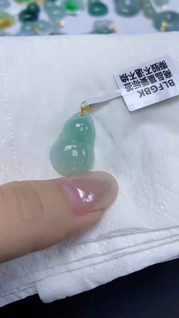 翡翠18K金镶嵌颈饰天然缅甸翡翠A货