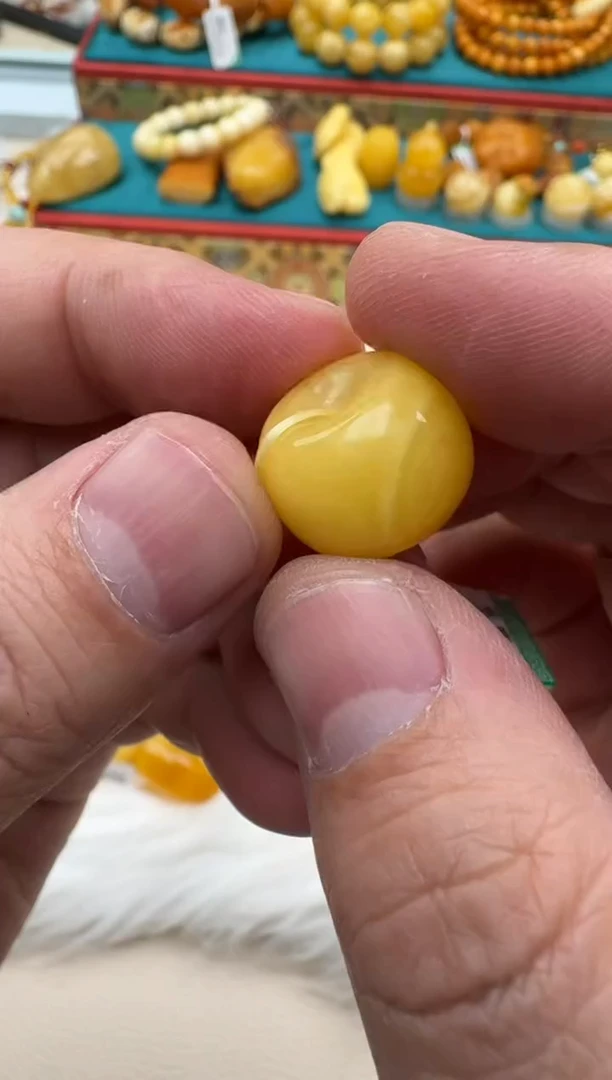 蜜蜡未镶嵌珠宝奇石HZ036