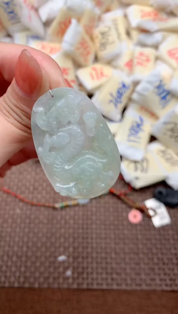 未镶嵌挂件翡翠一