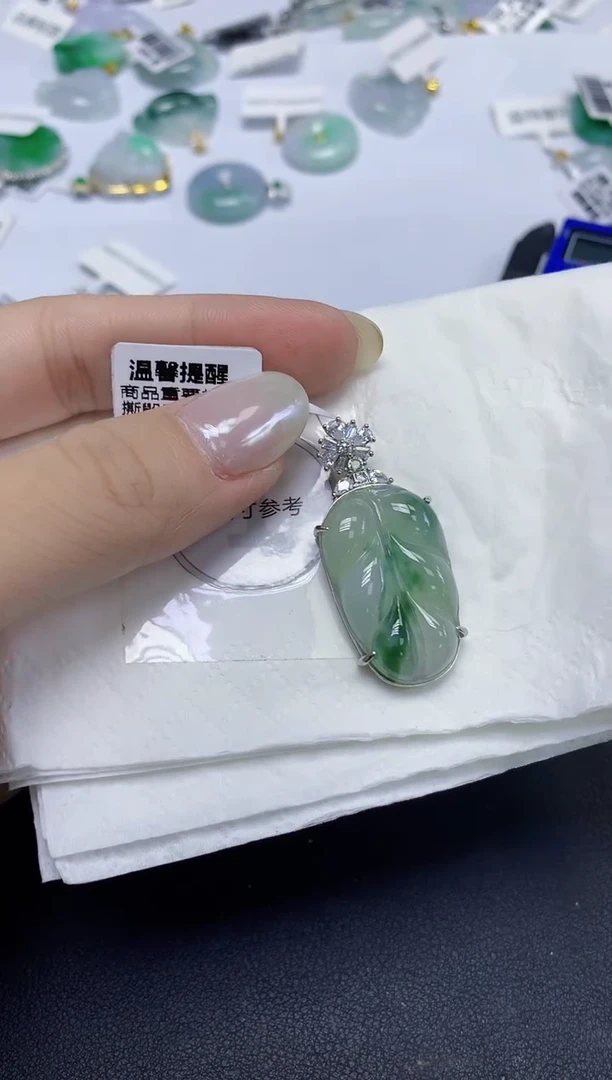 颈饰未镶嵌翡翠天然缅甸翡翠A货百元以上9元证书费自理