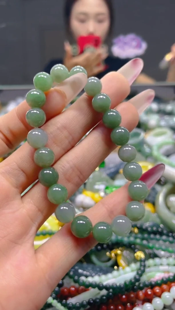 颈饰未镶嵌翡翠8MM/V/翡翠A货，一件也是批发价