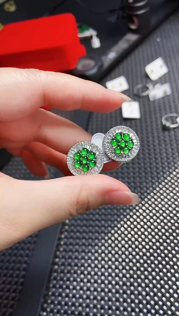 【闪购商品】翡翠耳饰未镶嵌11111111