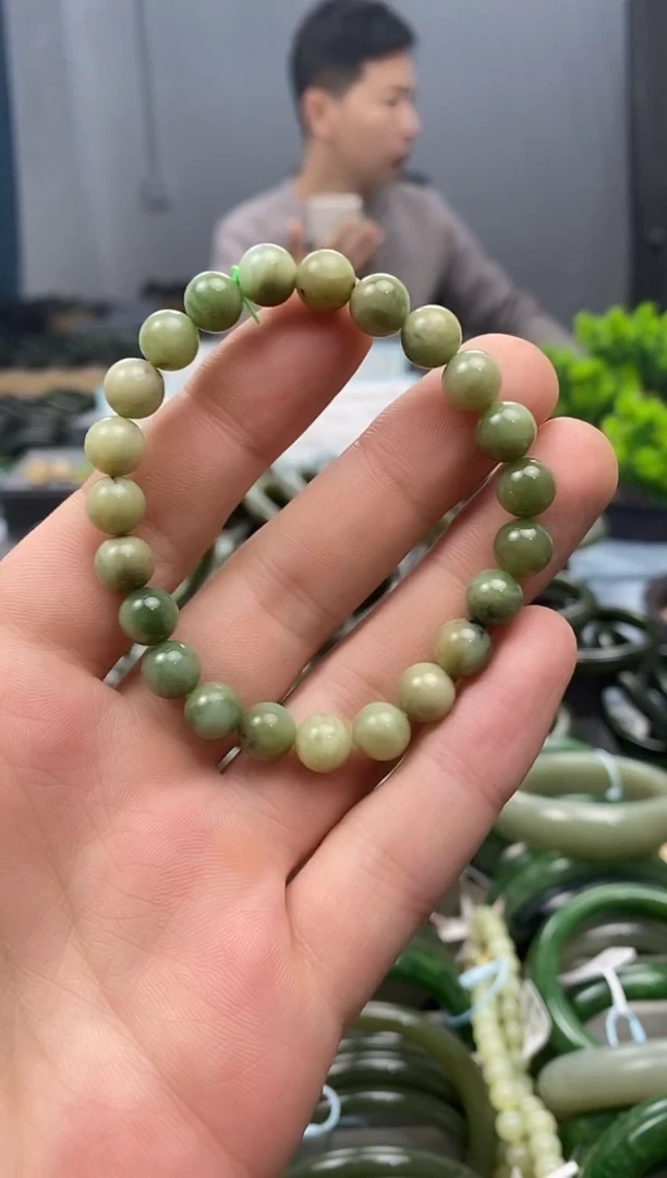 未镶嵌手镯和田玉8mm