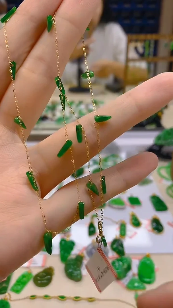 颈饰18K金镶嵌翡翠新号开播 全场乱卖