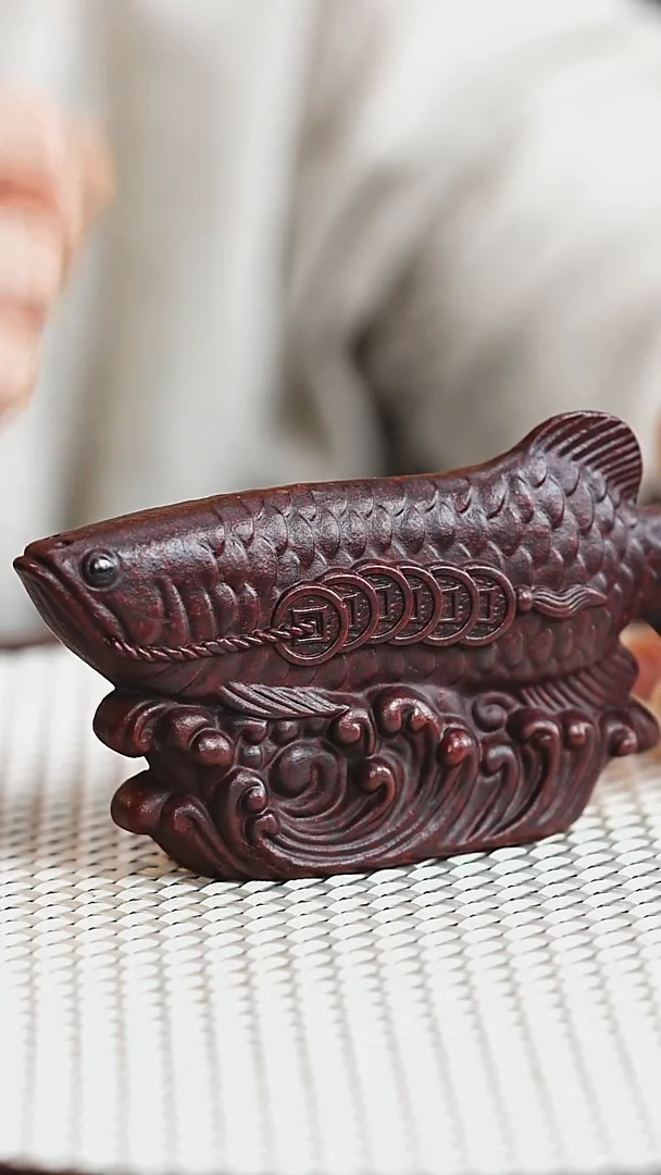 茶壶紫砂金龙鱼