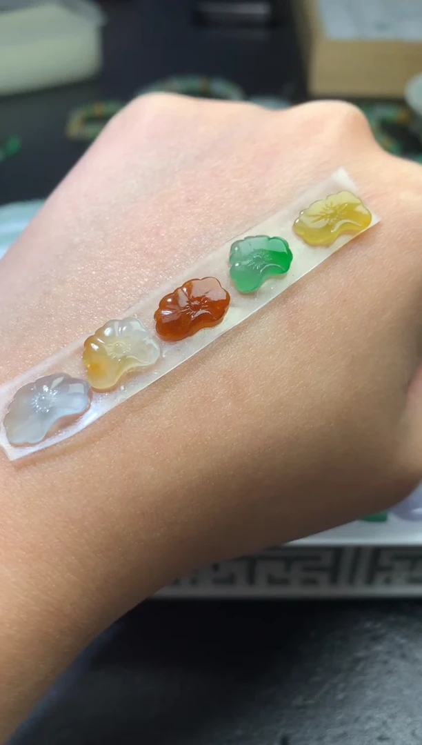 未镶嵌定制翡翠毛货 7-11-2